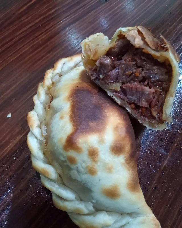 Empanada de carne abierta